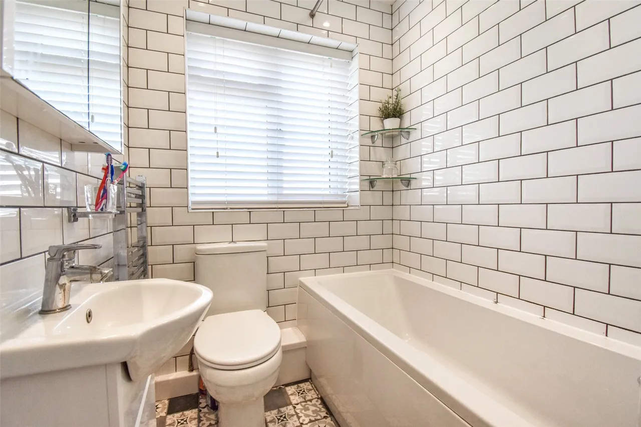 Brighton Road, Aldershot, Hampshire, GU12 4HG, photo 3