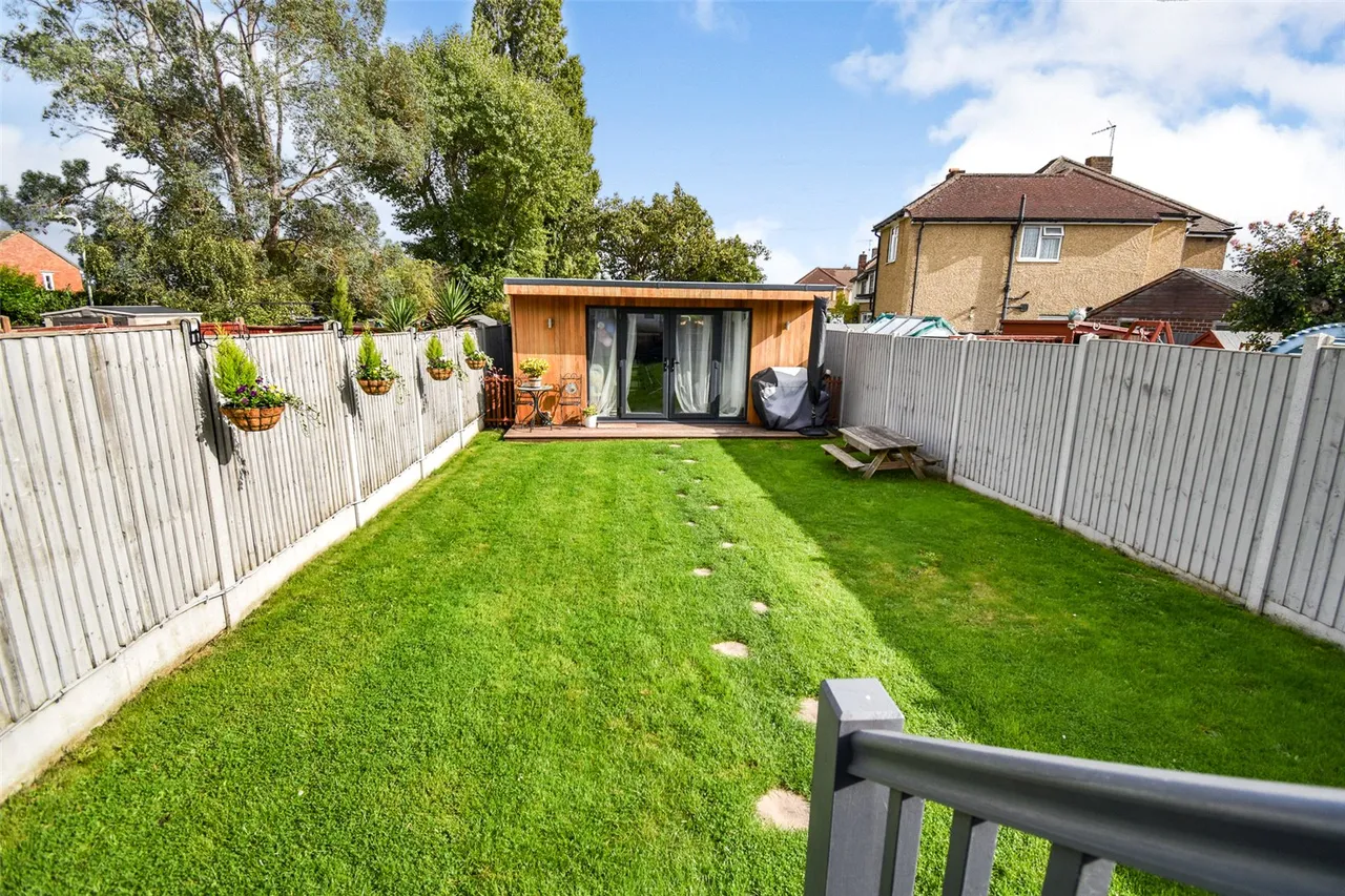 Brighton Road, Aldershot, Hampshire, GU12 4HG, photo 6