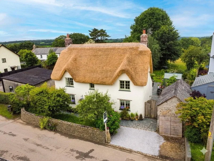 2 bed house for sale, North Street, Sheepwash, EX21