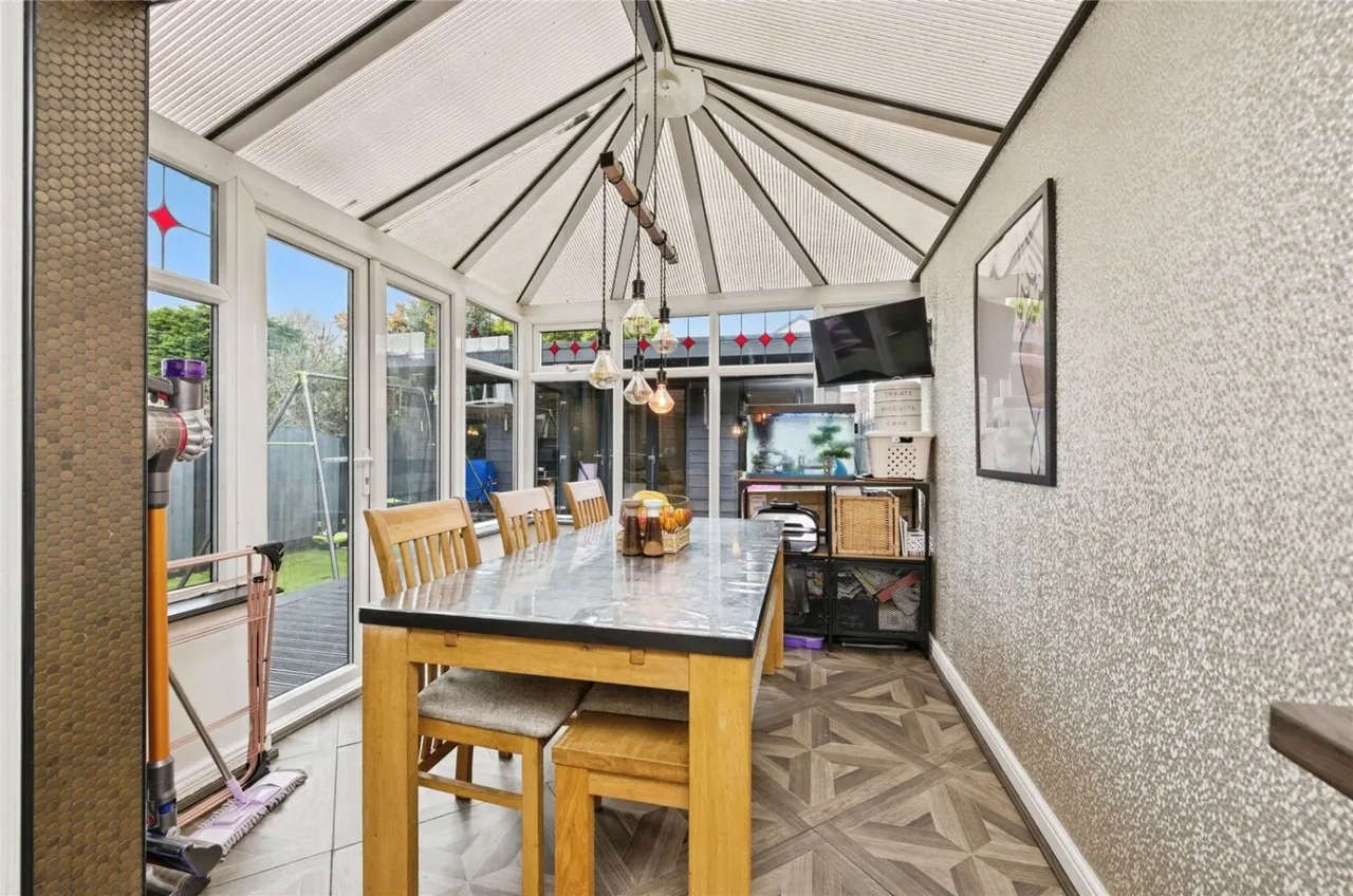 Beverley Drive, Dewsbury, WF12, photo 8