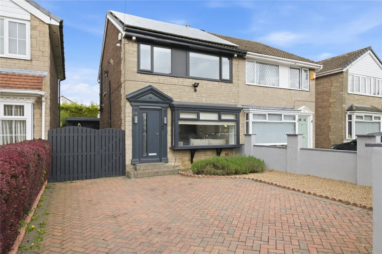 3 bed house for sale, Beverley Drive, Dewsbury, WF12