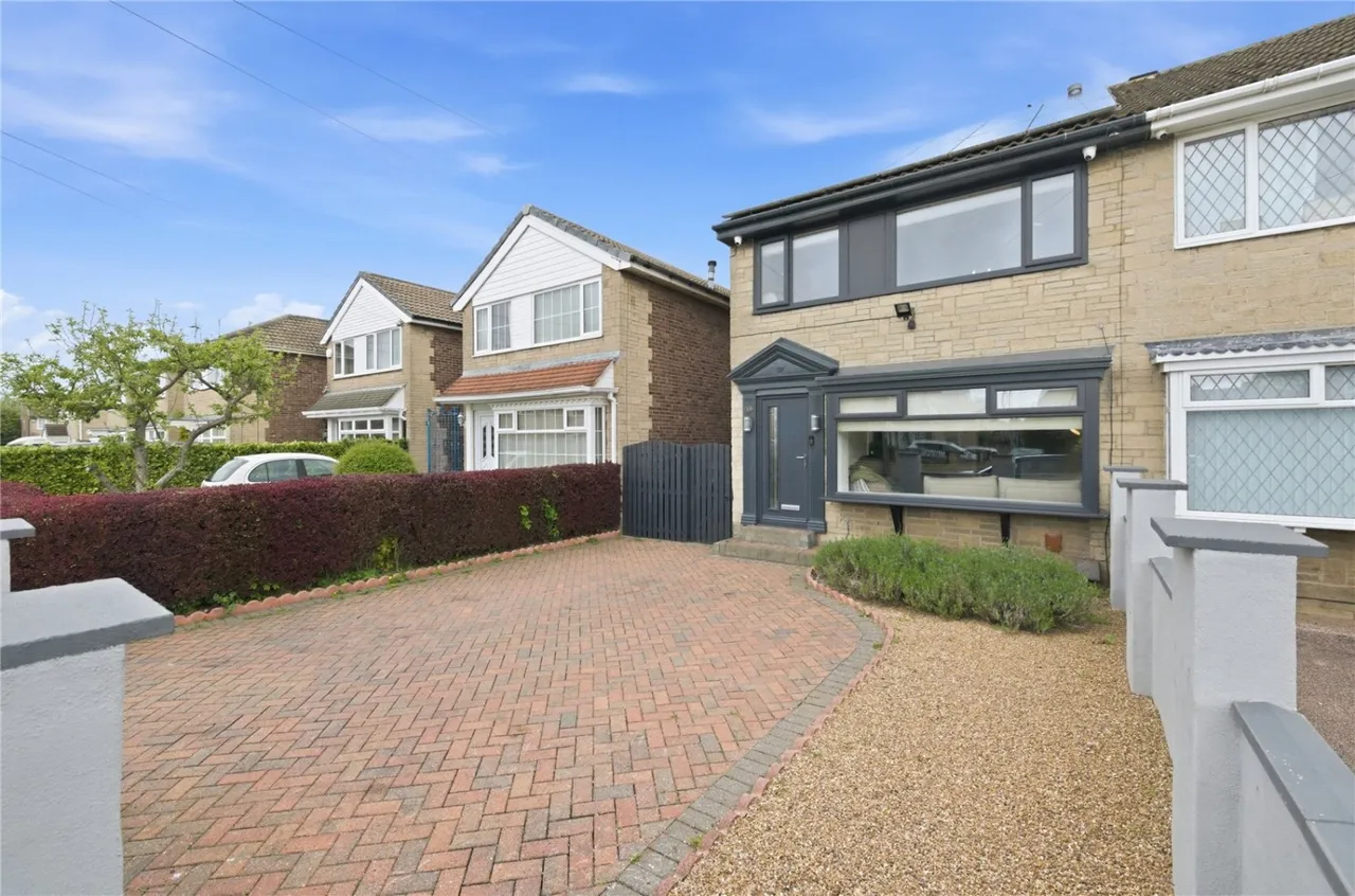 Beverley Drive, Dewsbury, WF12, photo 15