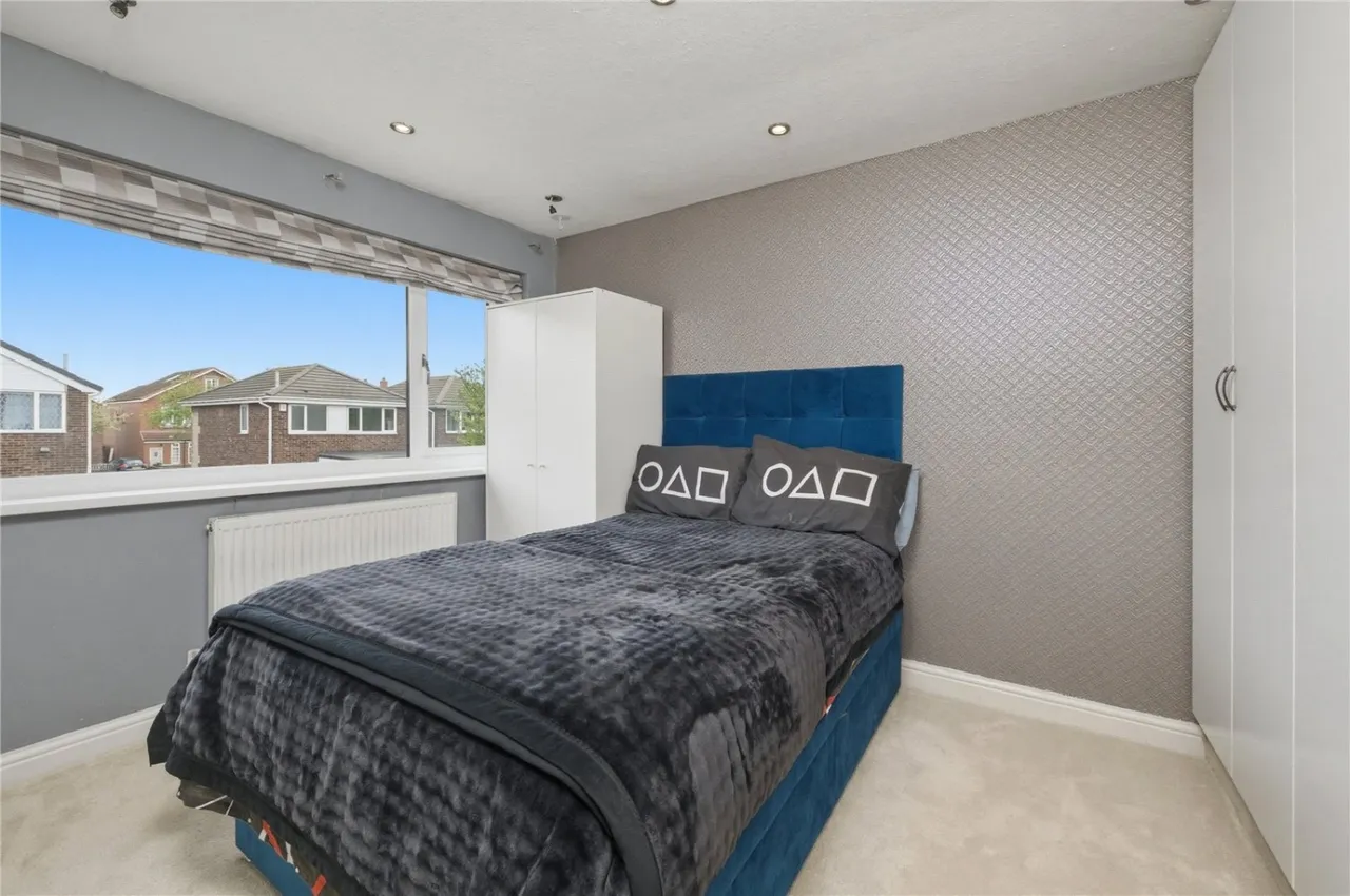 Beverley Drive, Dewsbury, WF12, photo 10