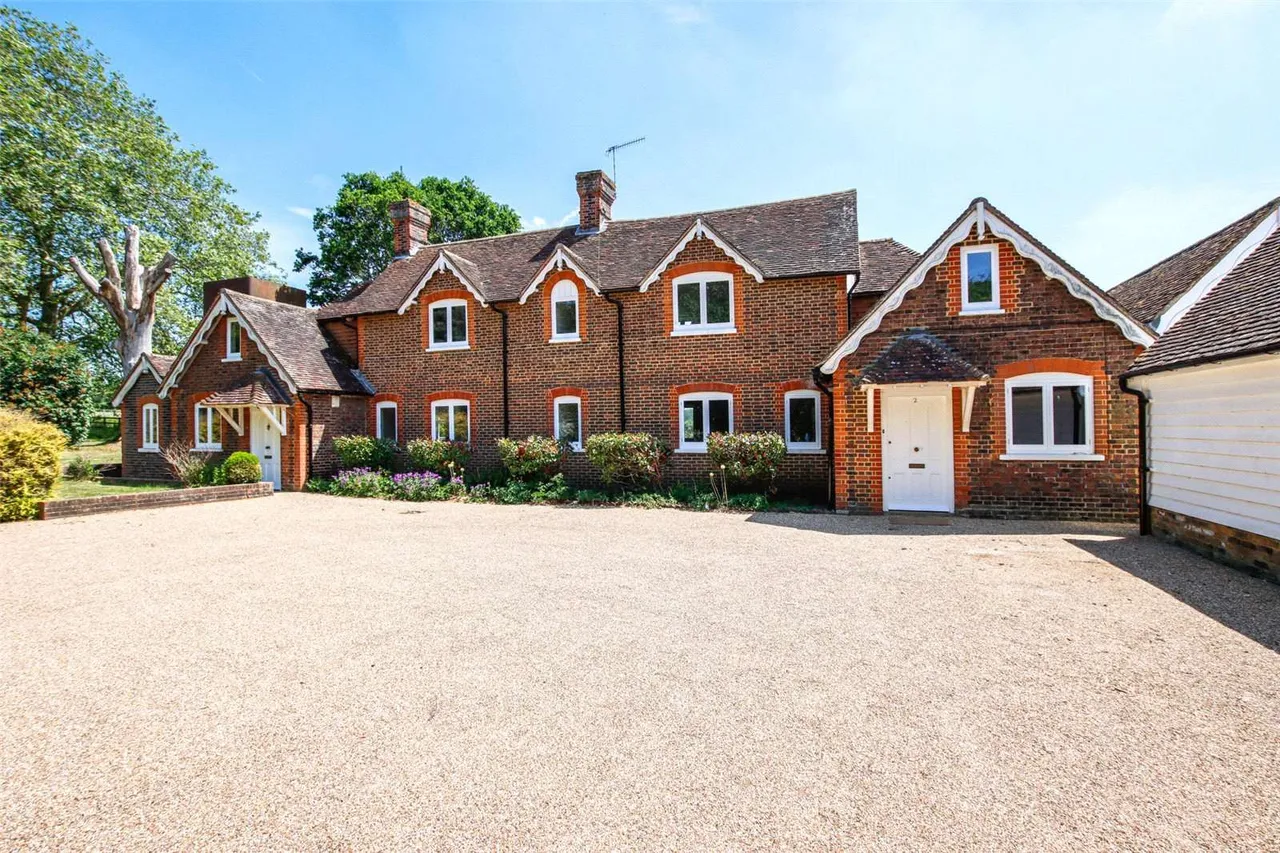 Vicarage Road, Yalding, ME18, photo 29