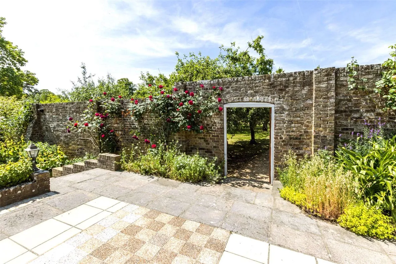 Vicarage Road, Yalding, ME18, photo 23
