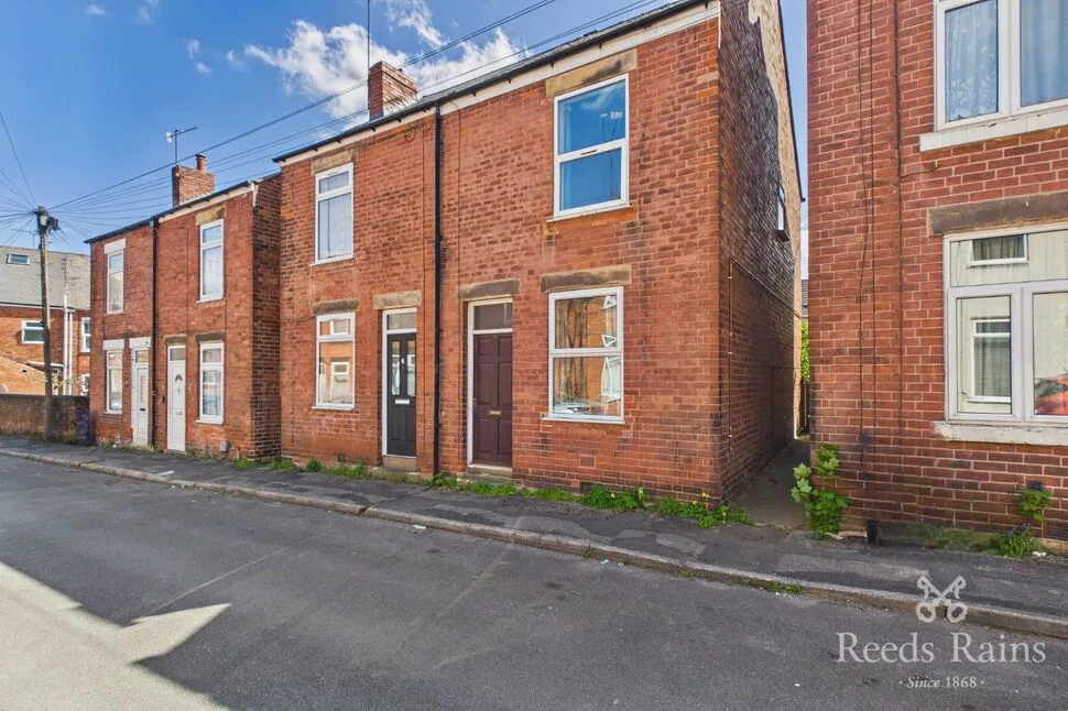2 bed house for sale — Hope Street, Chesterfield, Derbyshire, S40