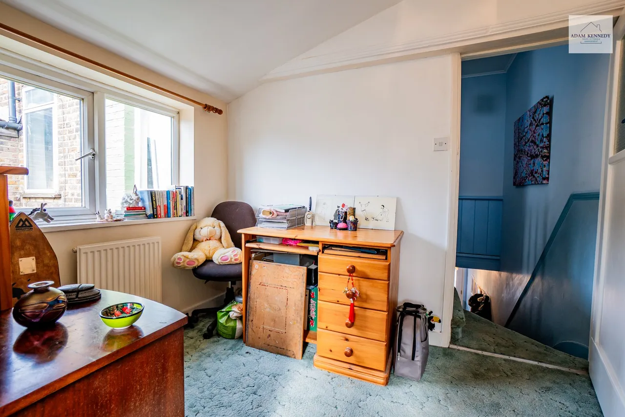 9 Henderson Road, London, N9 7QT, photo 12
