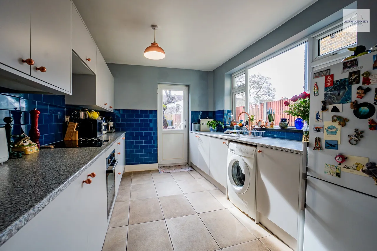 9 Henderson Road, London, N9 7QT, photo 20