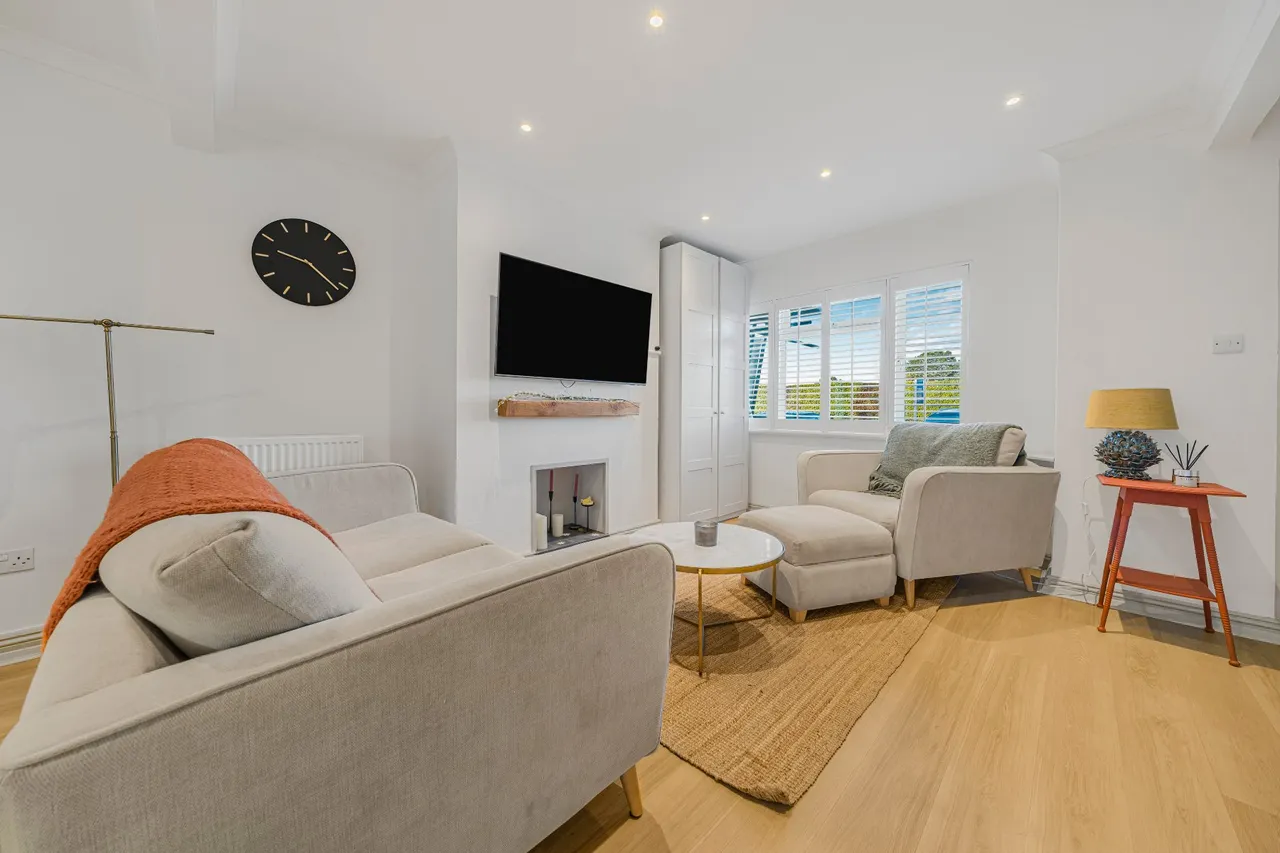 Molesey Road, Walton On Thames, KT12, photo 3