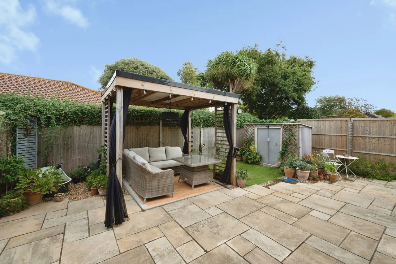 Burgess Close, Hayling Island, PO11, photo 7