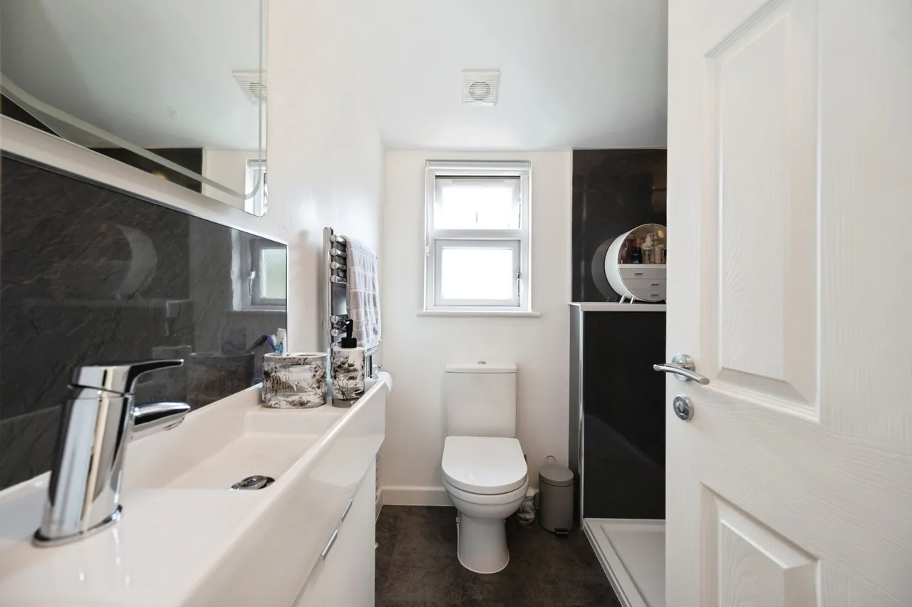 Burgess Close, Hayling Island, PO11, photo 13