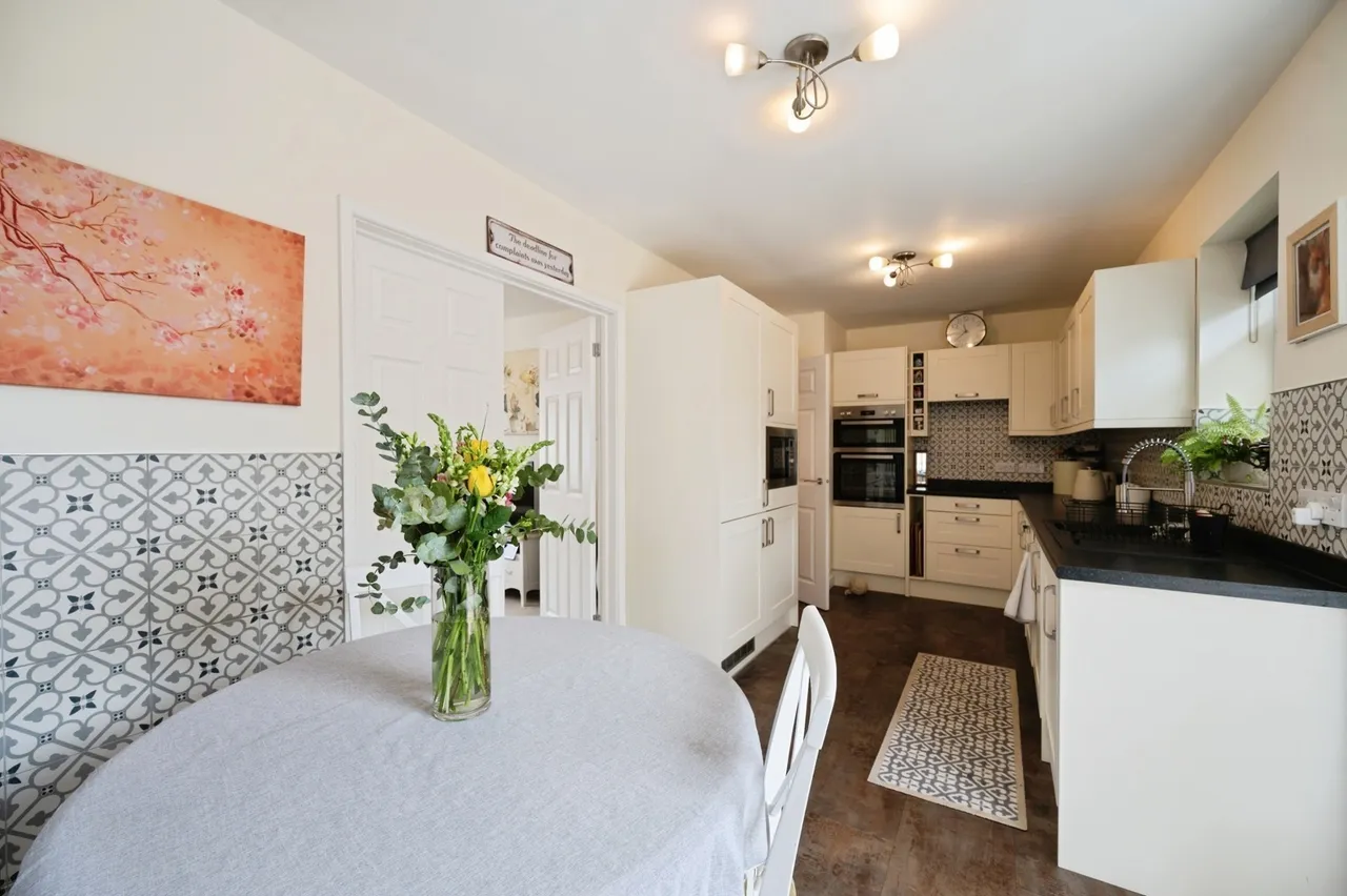 Burgess Close, Hayling Island, PO11, photo 4