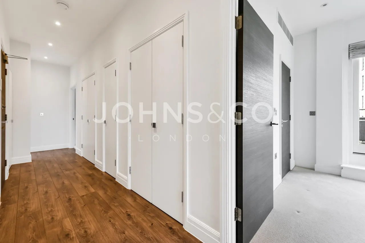Kew Bridge Road, Brentford, TW8, photo 6