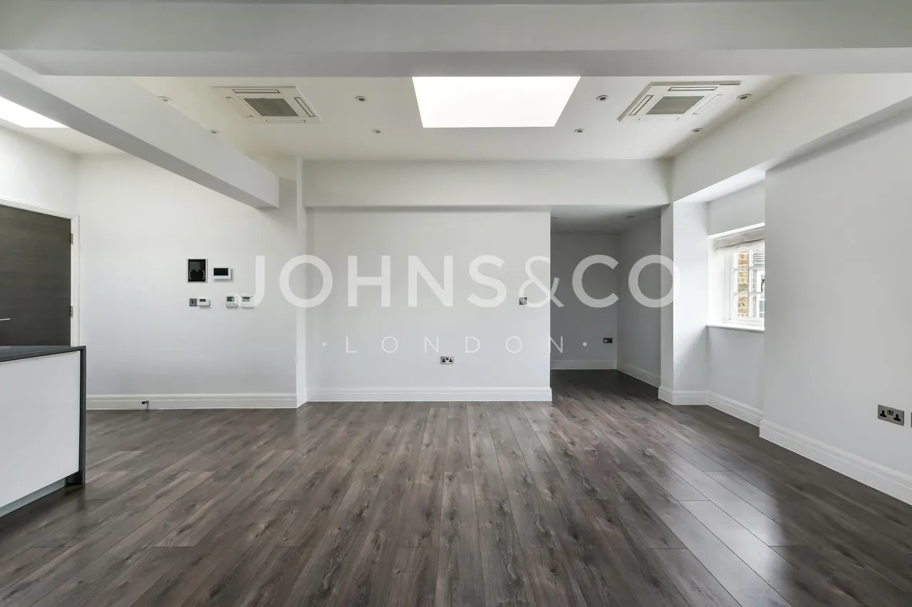 Kew Bridge Road, Brentford, TW8, photo 3