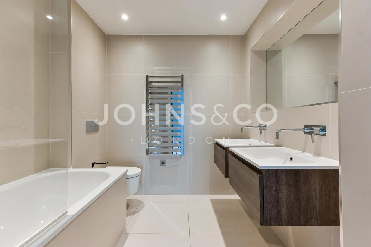 Kew Bridge Road, Brentford, TW8, photo 8