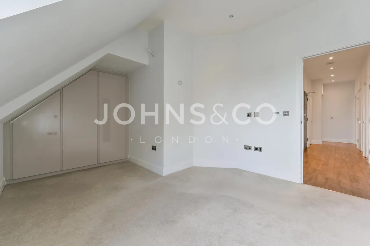 Kew Bridge Road, Brentford, TW8, photo 14