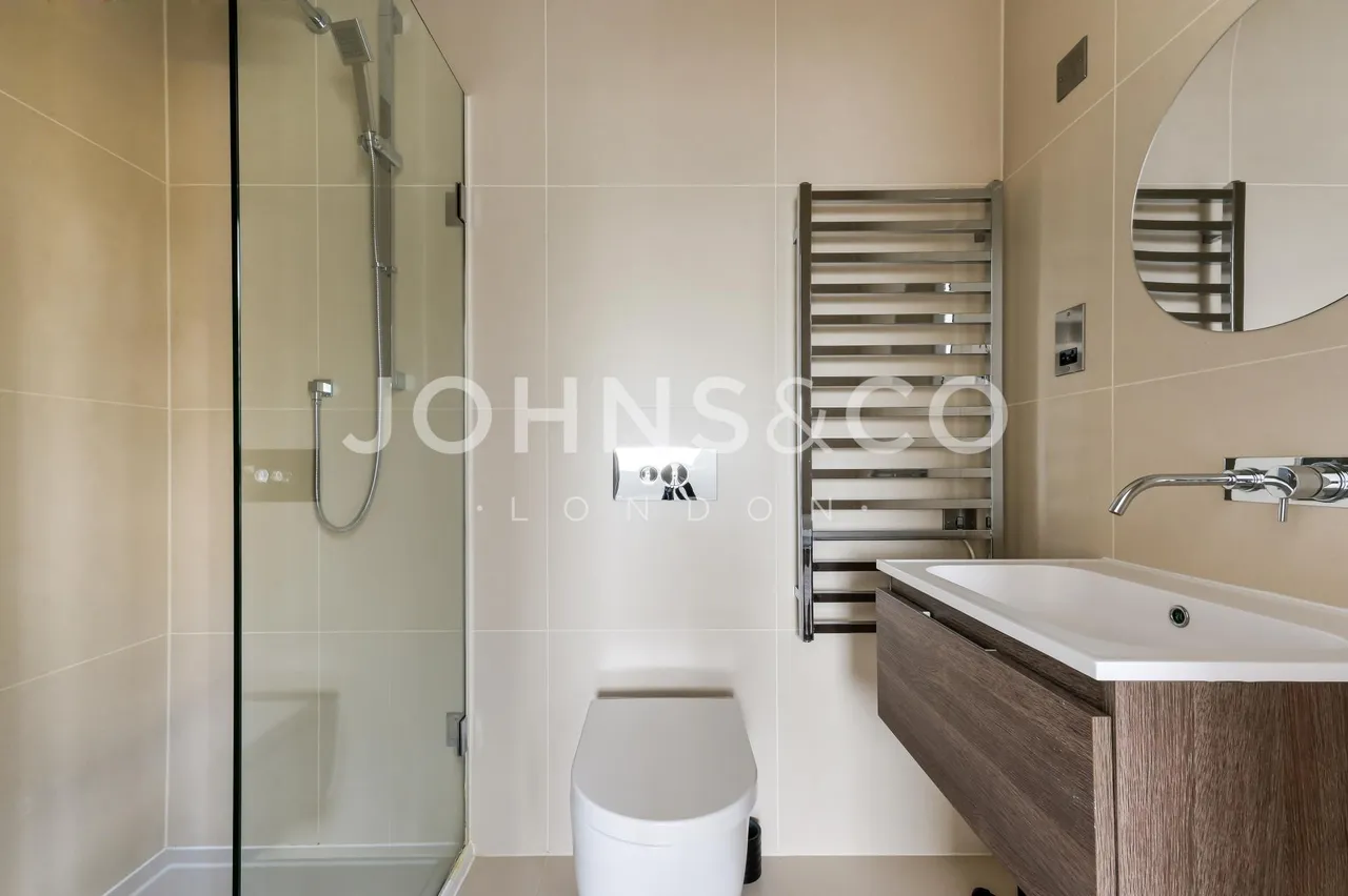 Kew Bridge Road, Brentford, TW8, photo 12