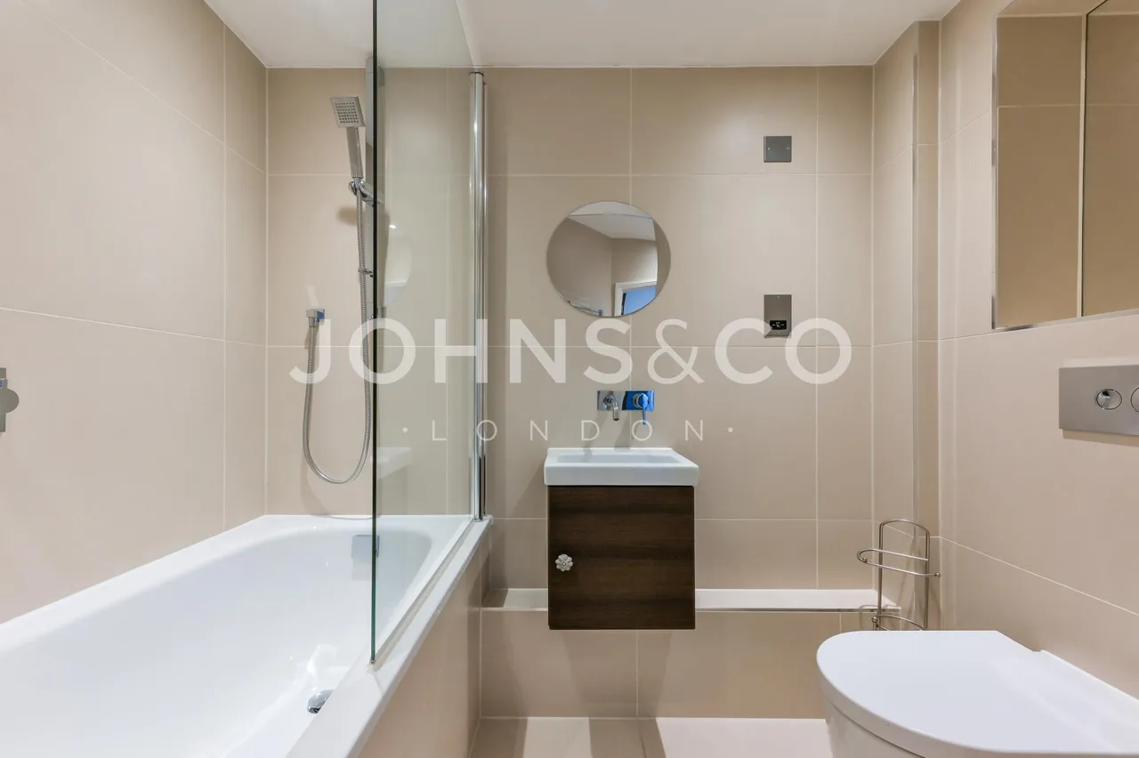 Kew Bridge Road, Brentford, TW8, photo 15