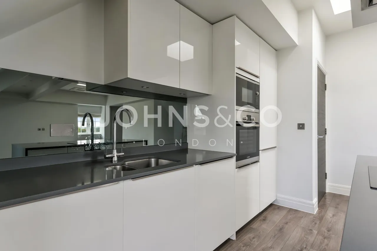Kew Bridge Road, Brentford, TW8, photo 4
