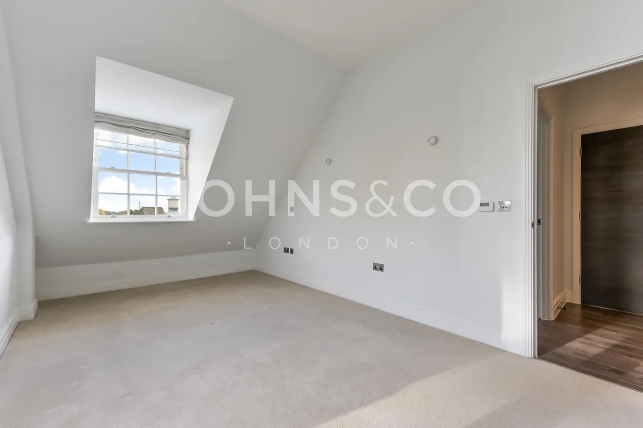 Kew Bridge Road, Brentford, TW8, photo 11