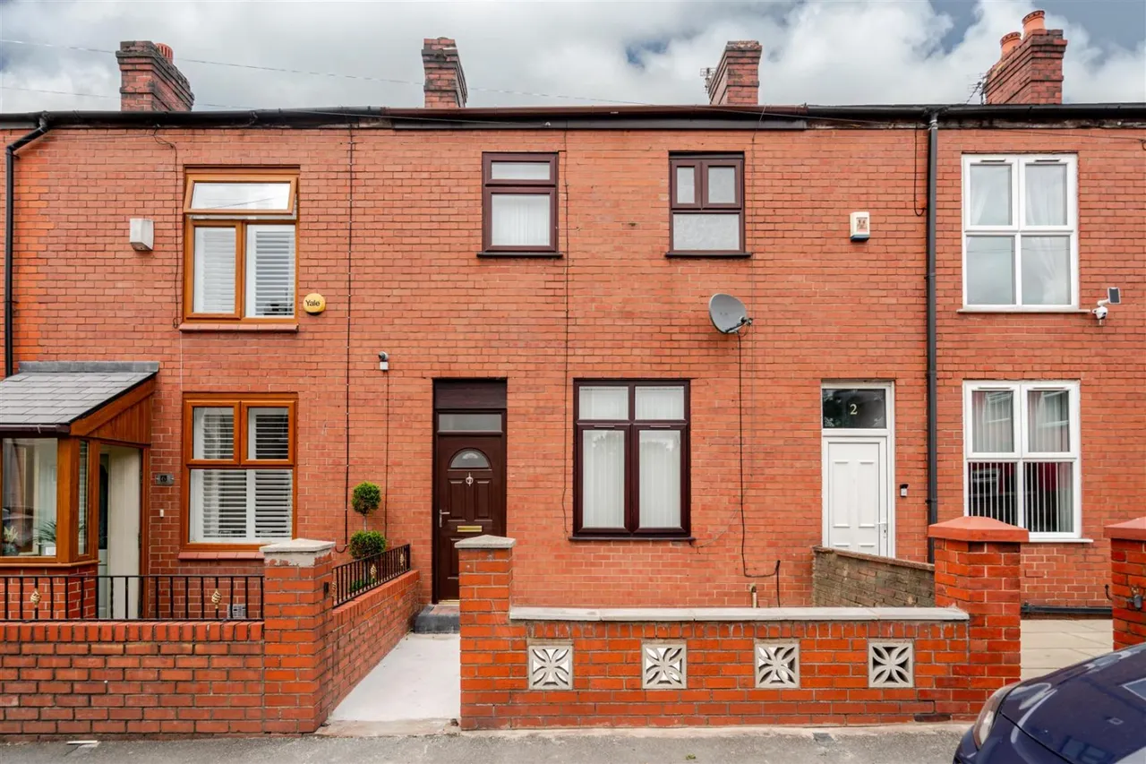 3 bed house for sale — Isherwood St, Leigh
