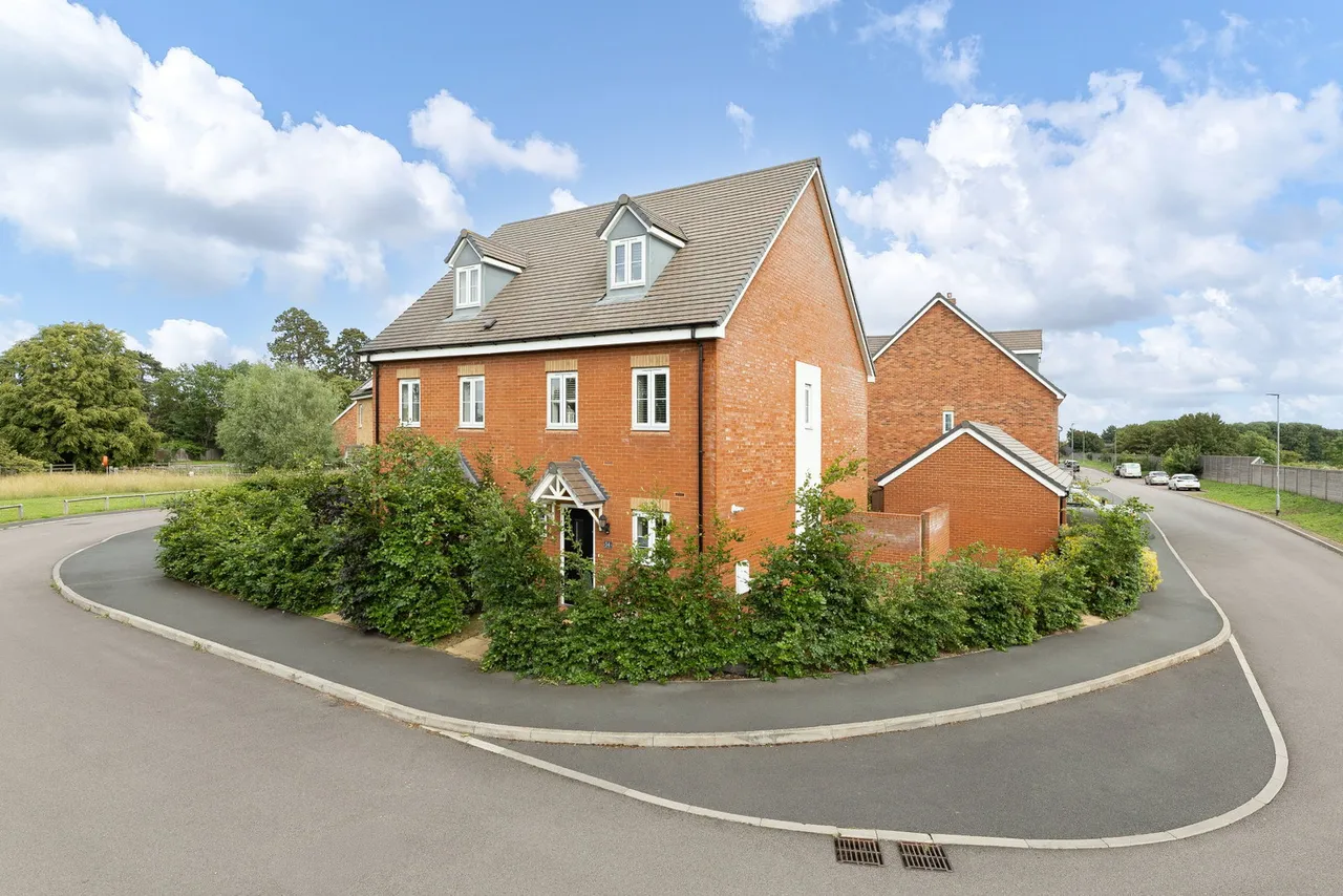 Gardener Crescent, Fenstanton, PE28, photo 15
