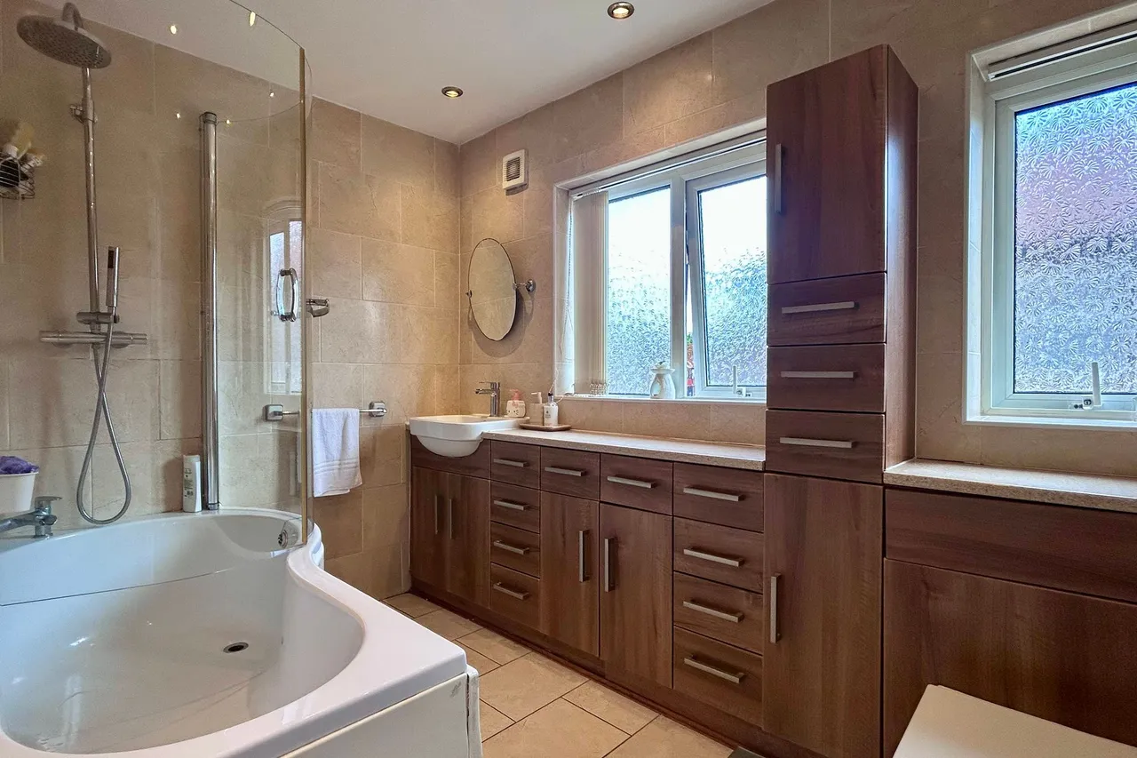 Outwood Drive, Cheadle, photo 16