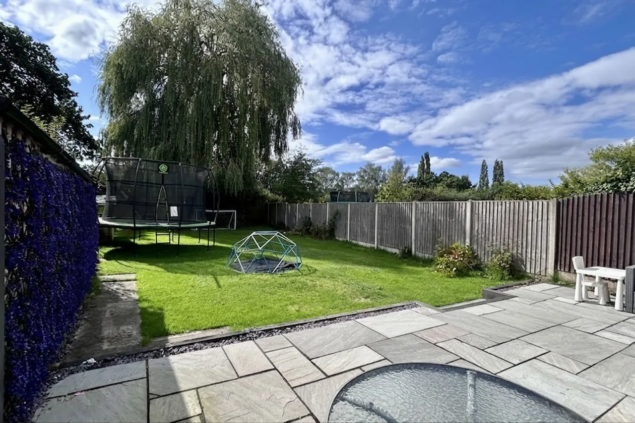 Outwood Drive, Cheadle, photo 18