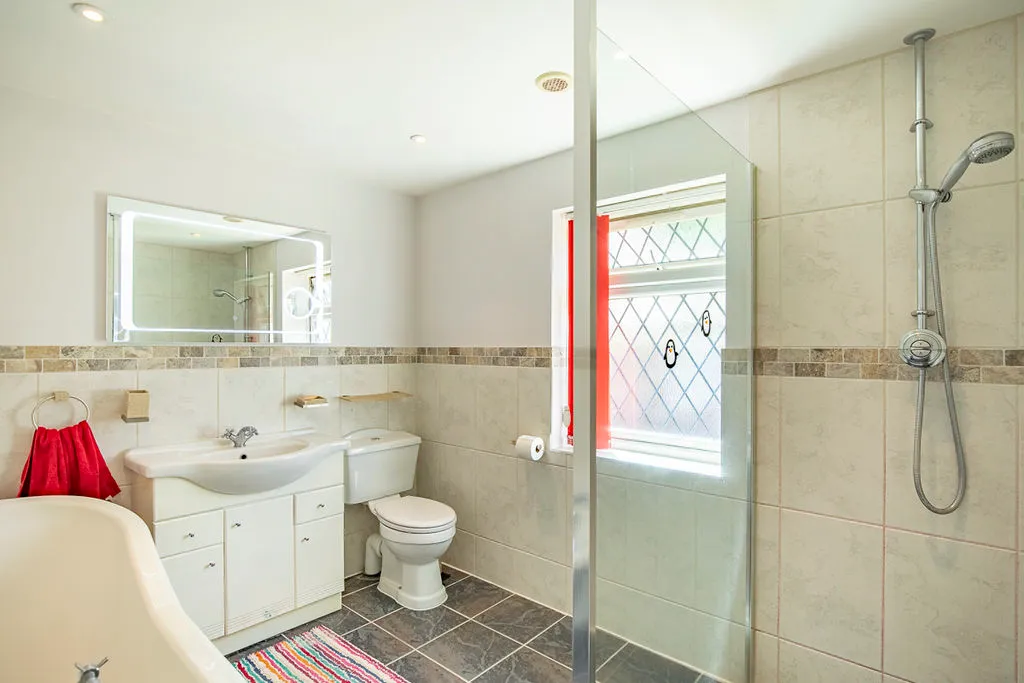 Chilterns Park, Bourne End SL8 5LB, photo 14