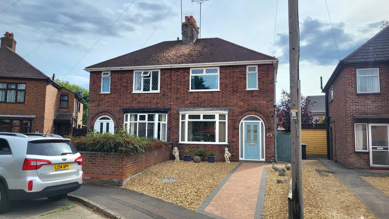 3 bed house for sale — Sandringham Road, Walton, Peterborough, PE4