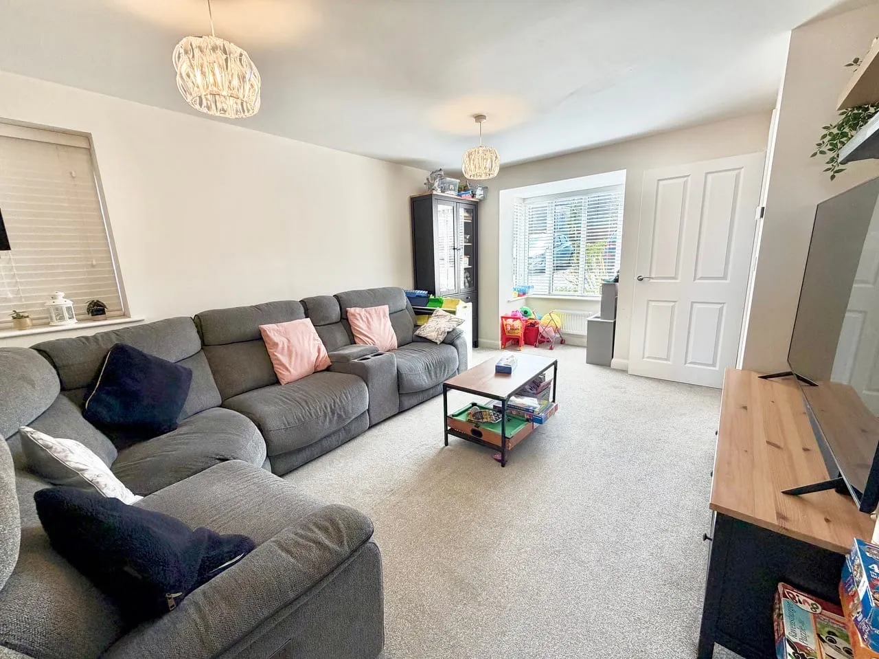 Kitchener Drive, Eaton Leys, Milton Keynes, Milton Keynes, MK17 9GF, photo 4