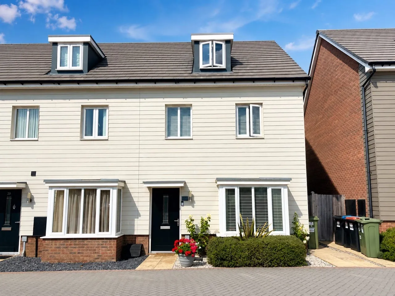 3 bed house for sale — Kitchener Drive, Eaton Leys, Milton Keynes, Milton Keynes, MK17 9GF