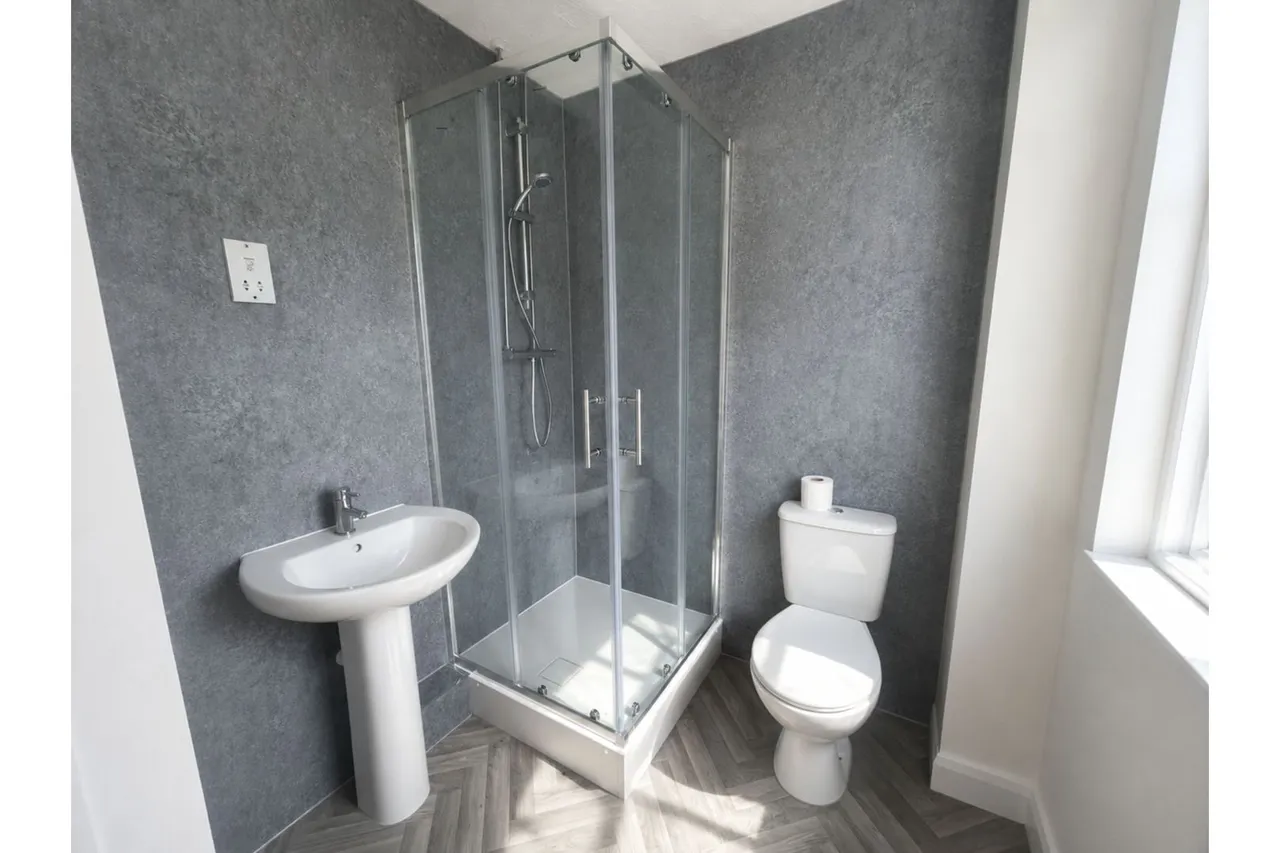 Cudworth Drive, Nottingham, photo 6
