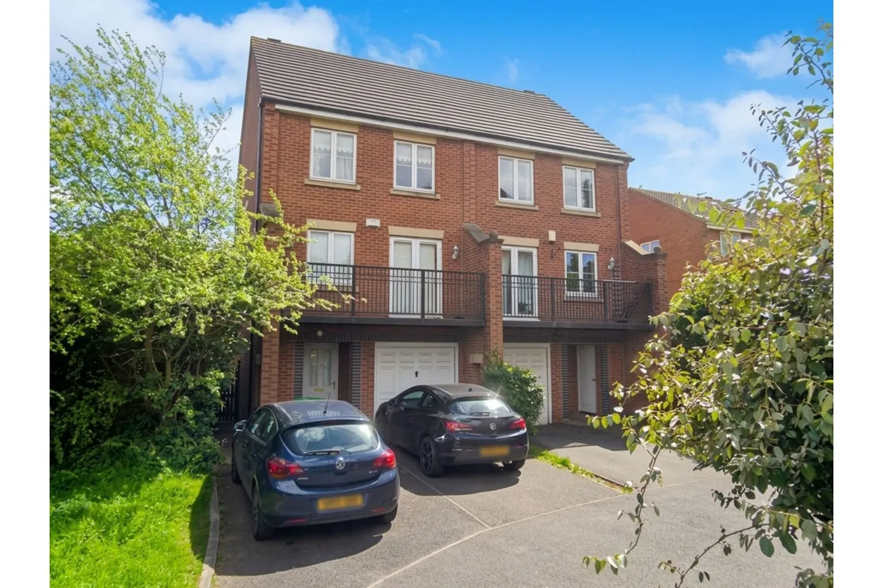 4 bed house to rent — Cudworth Drive, Nottingham