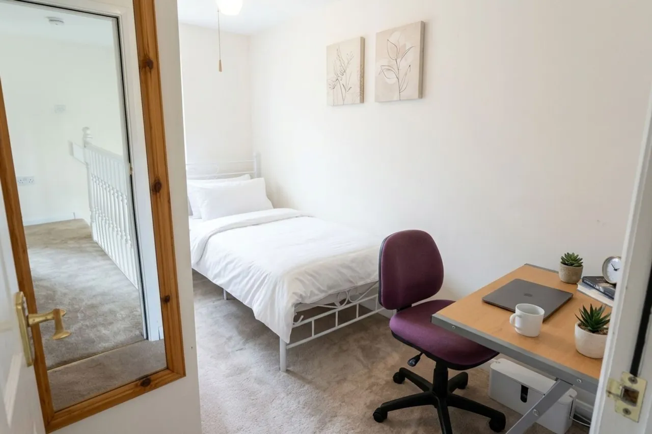 Cudworth Drive, Nottingham, photo 9