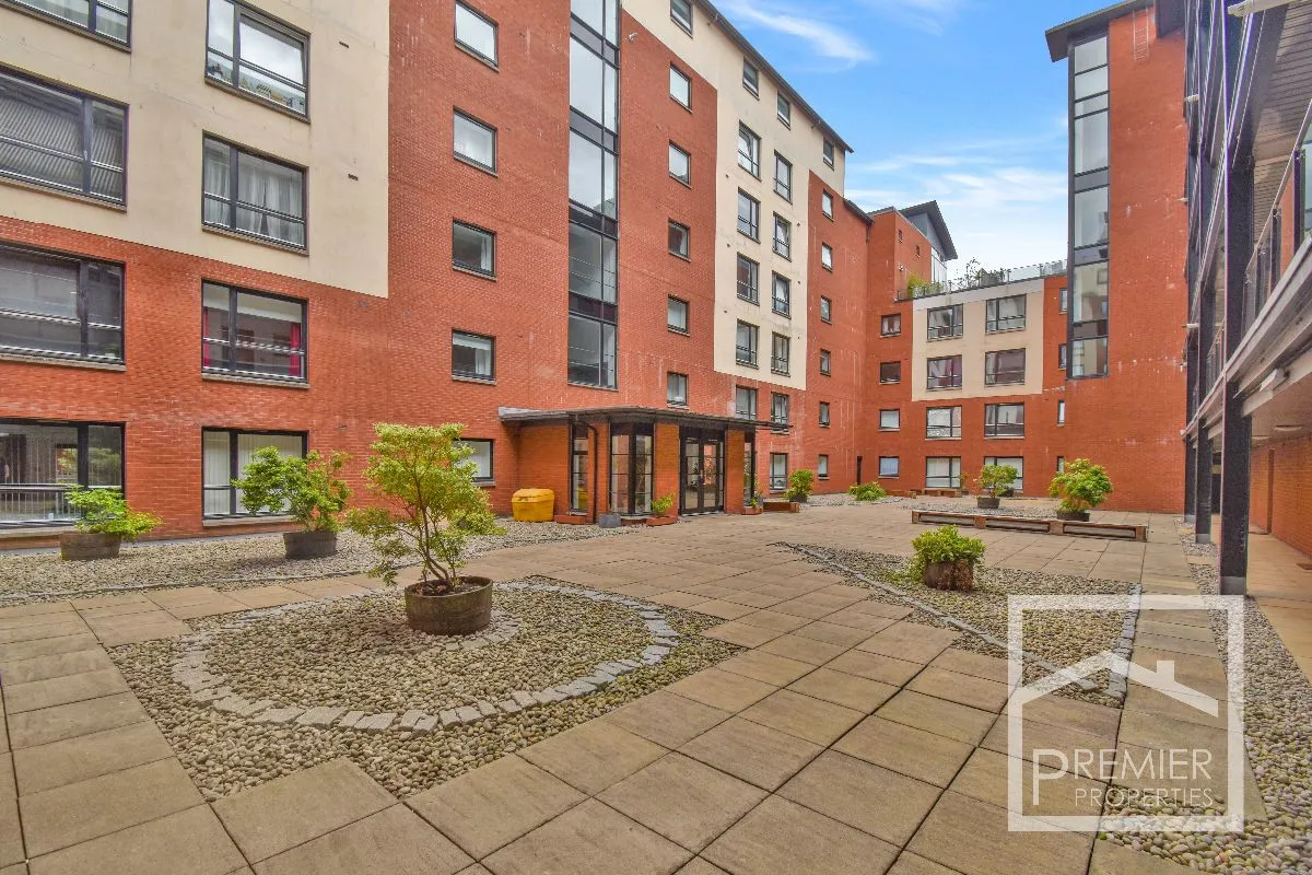 2 bedroom Modern Apartment To Let, photo 12