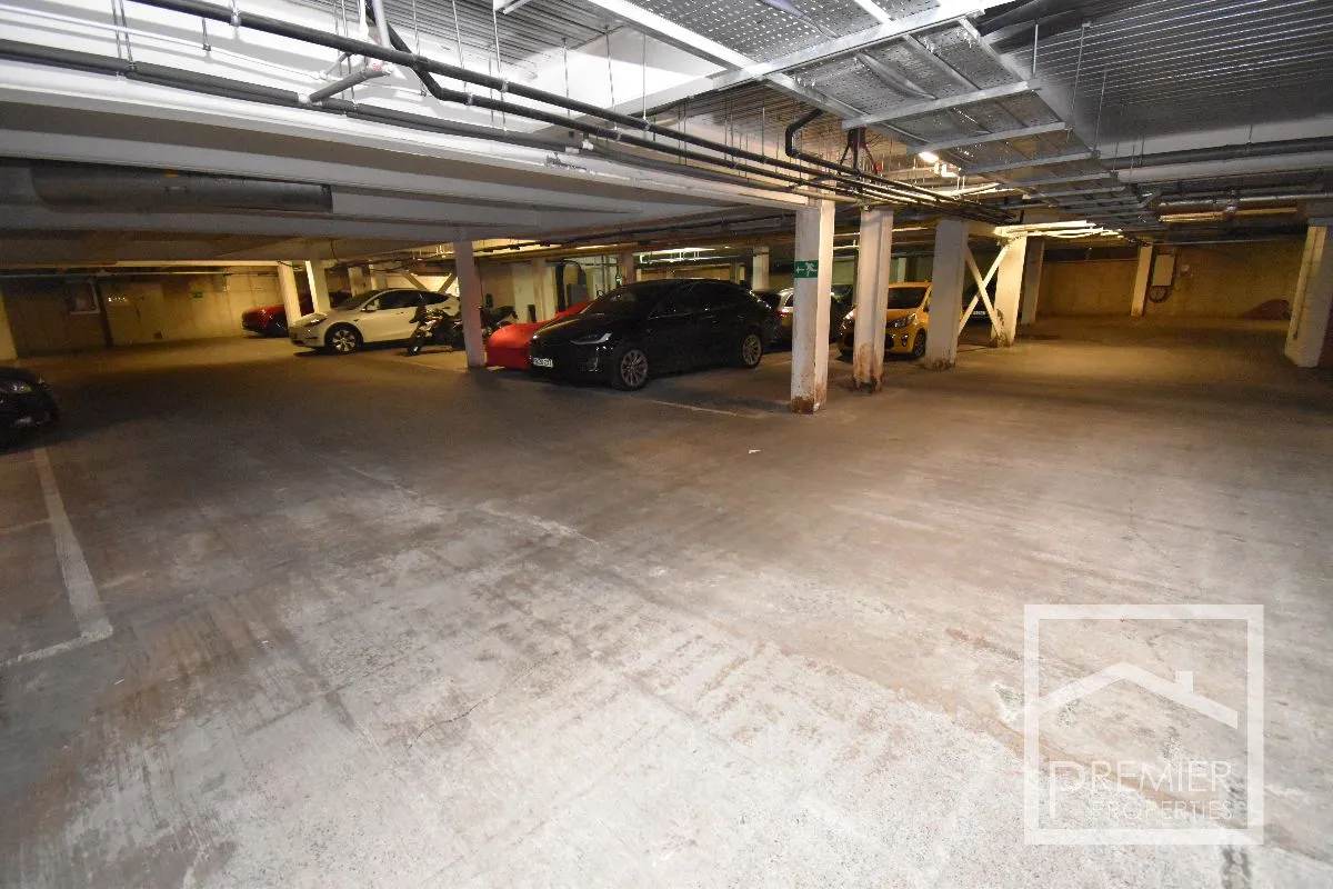 2 bedroom Modern Apartment To Let, photo 13