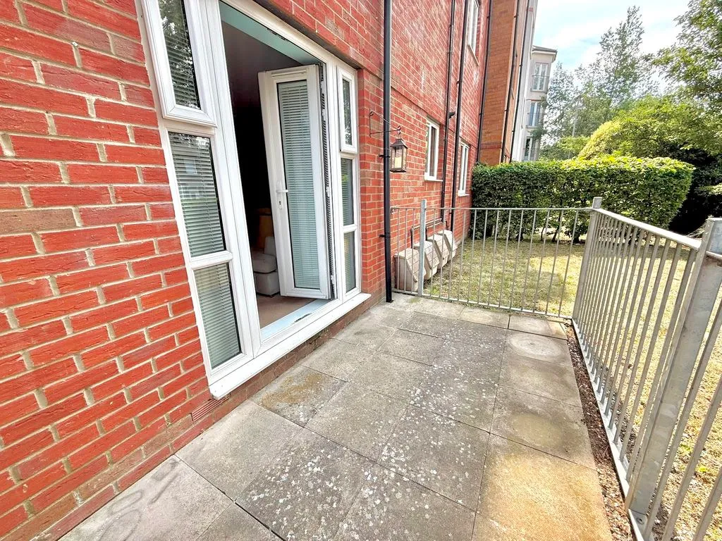 Stokers Close, Dunstable LU5 4EY, photo 2