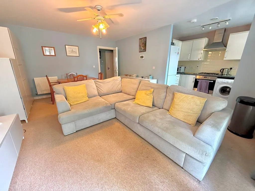 Stokers Close, Dunstable LU5 4EY, photo 3