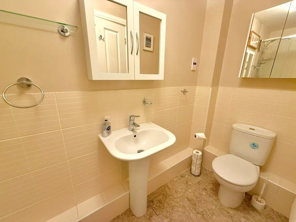Stokers Close, Dunstable LU5 4EY, photo 11