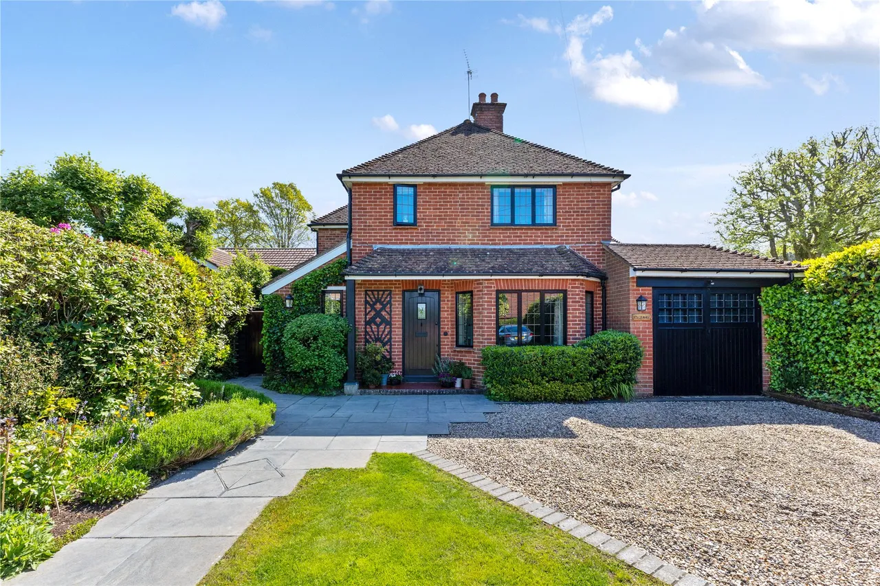 3 bed house for sale, School Road, Grayshott, GU26