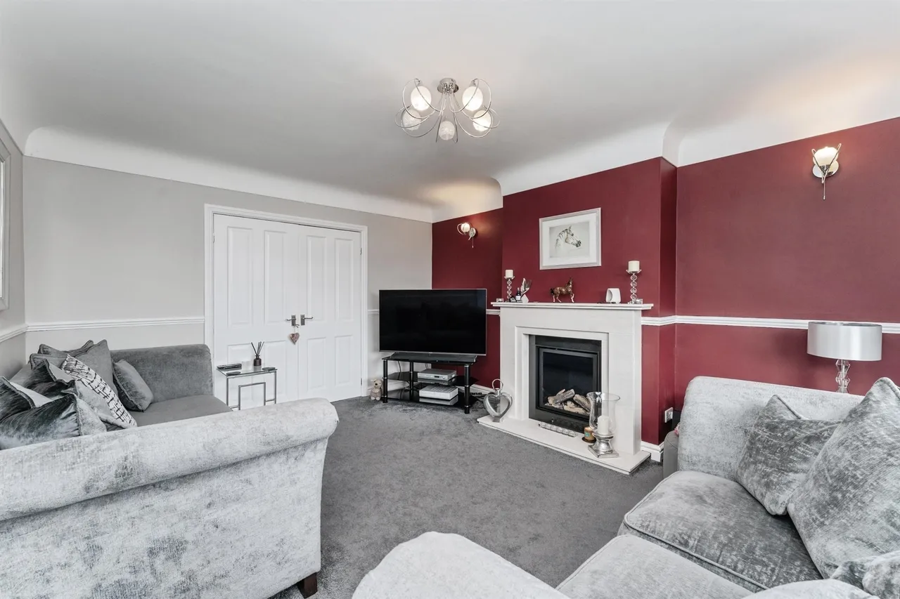 Ullswater Crescent, Chester, photo 11