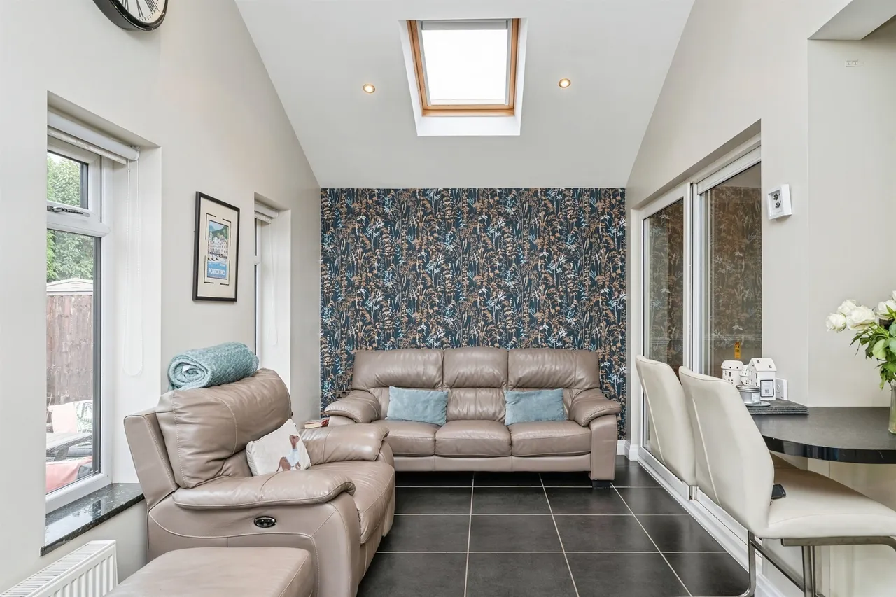 Ullswater Crescent, Chester, photo 6