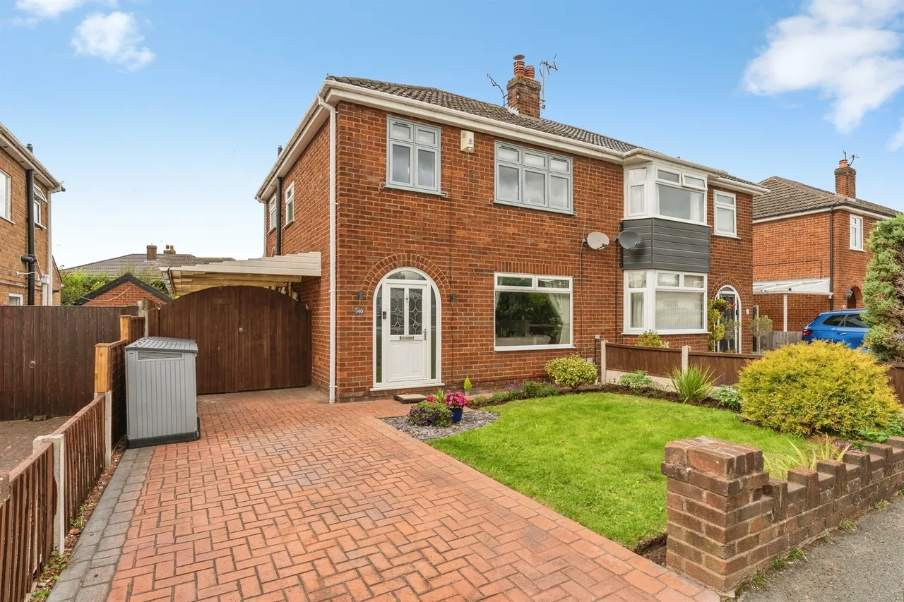 3 bed house for sale — Ullswater Crescent, Chester