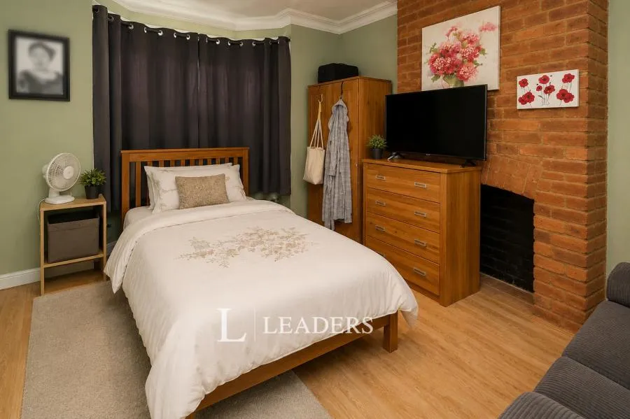 Cambridge Street, Wolverton, MK12, photo 3