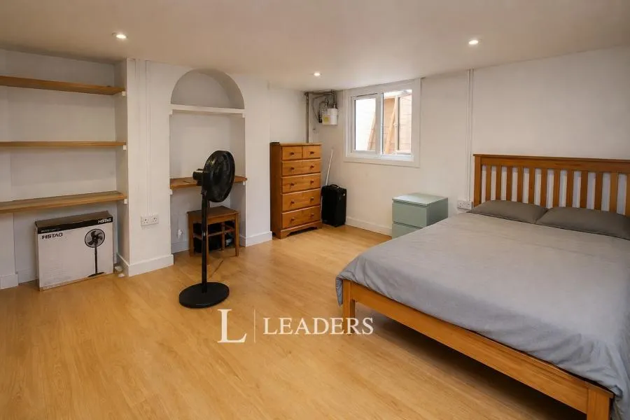 Cambridge Street, Wolverton, MK12, photo 2
