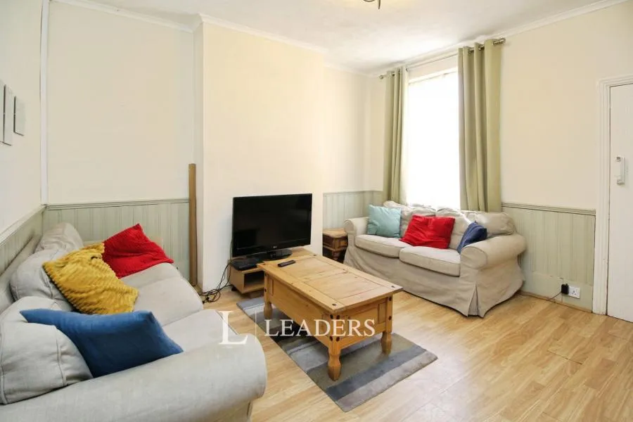 Cambridge Street, Wolverton, MK12, photo 4