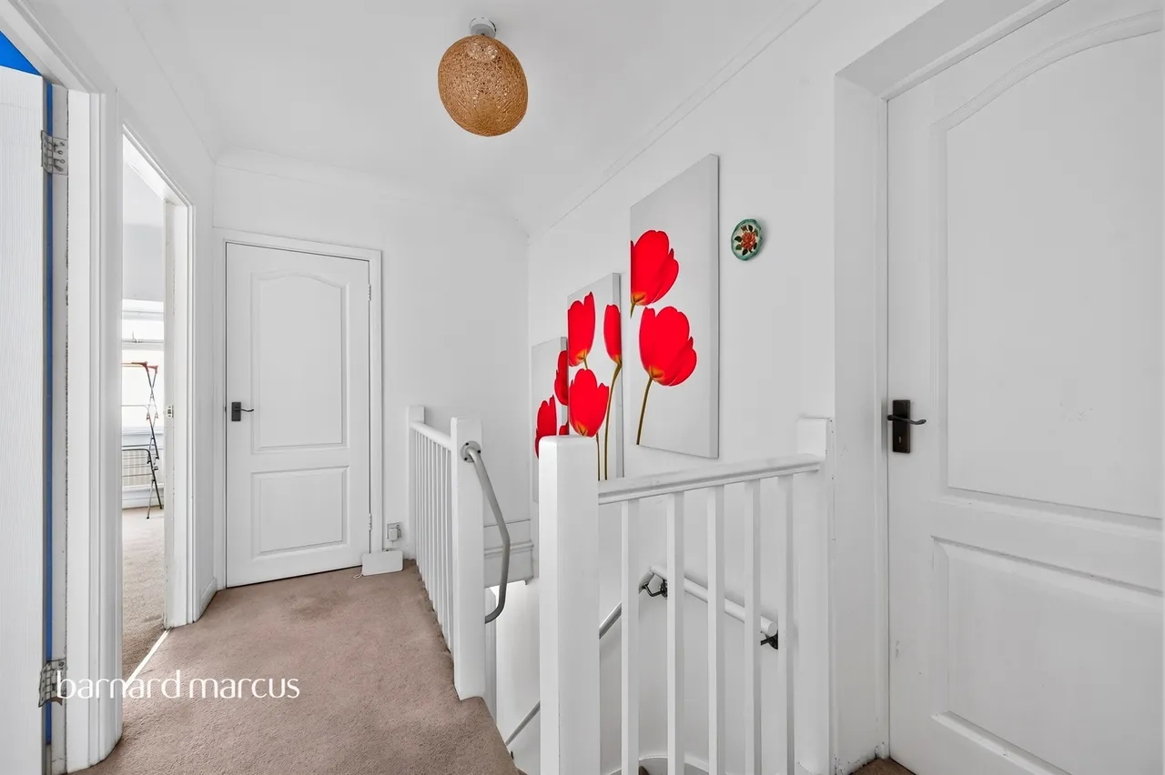 Ravenswood Avenue, Surbiton, photo 9