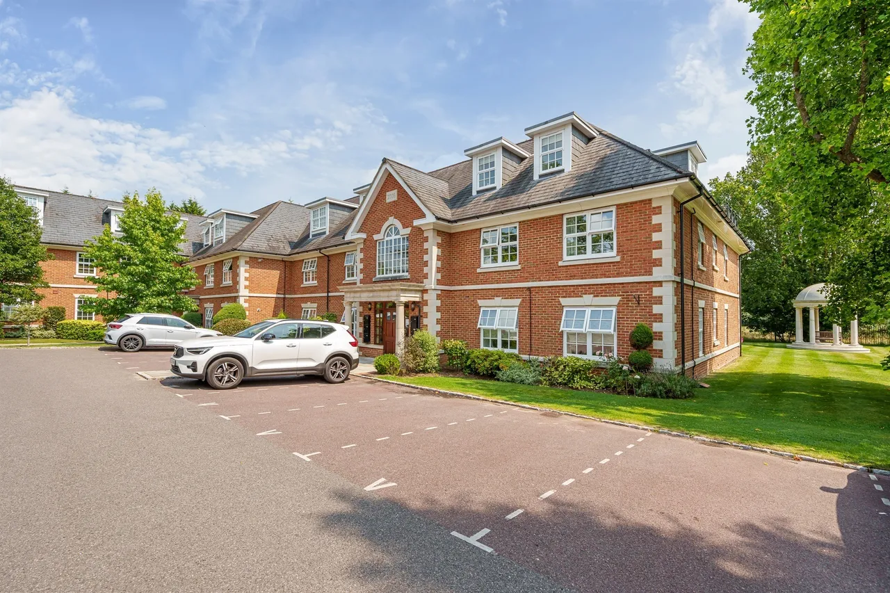2 bed flat for sale, Robin Hill, Maidenhead, SL6