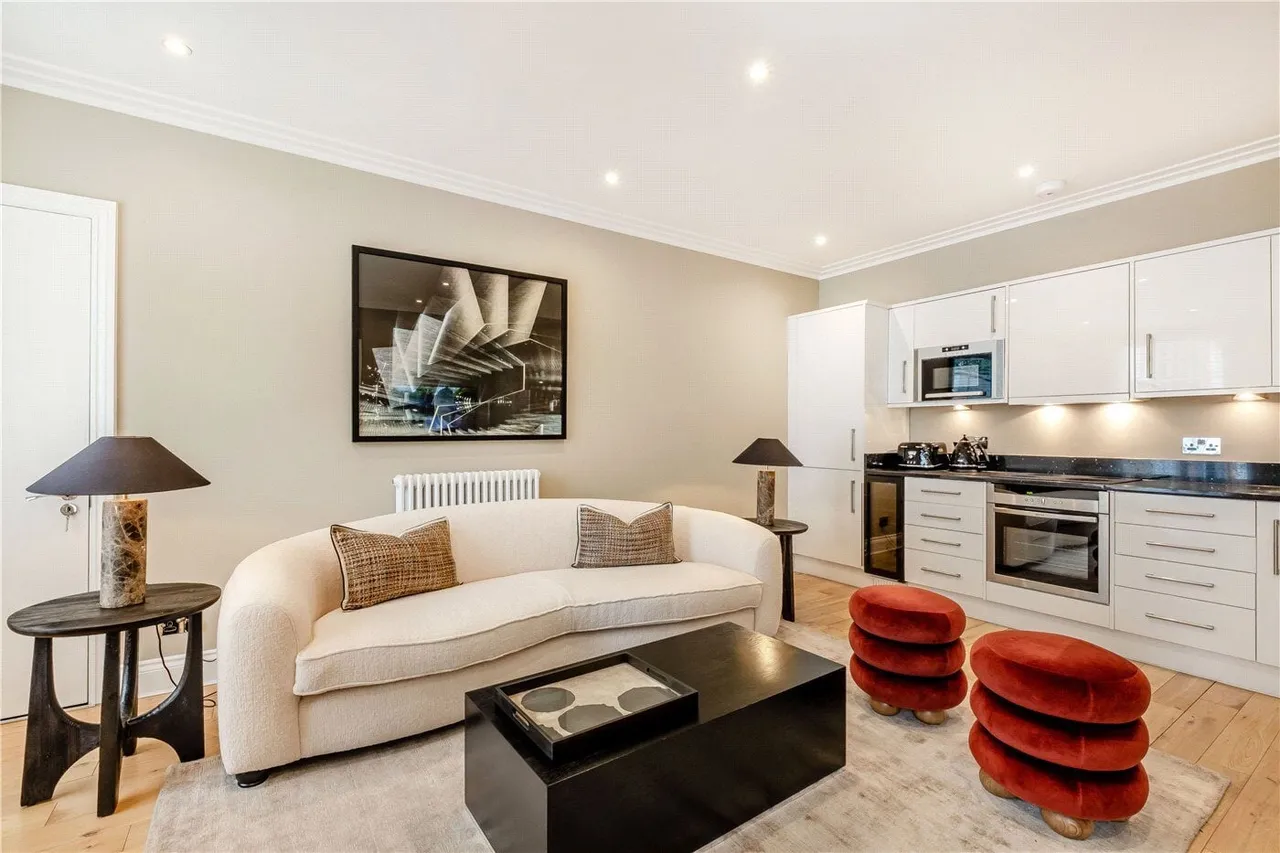 flat to rent, Grosvenor Hill, London, W1K